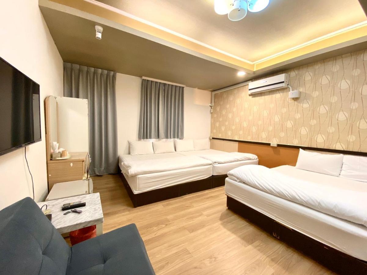 Ferienwohnung Fengjia Pig'S House Taichung Exterior foto